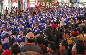 天国乐团二月十二日应邀参加苗栗“火旁龙”踩街表演受好评