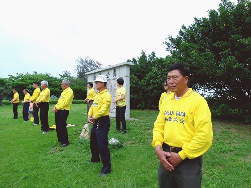 长期坚持在景点讲真相的林先生