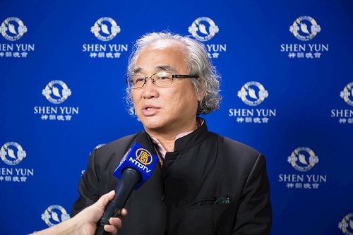 '图4：屏东县政府文化处长吴锦发：“神韵充满了正的能量，是治疗民族伤痕最好的一帖良药。”'