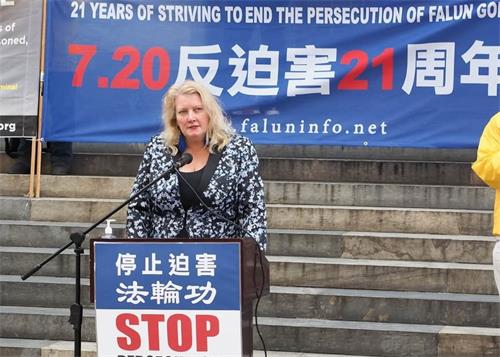 '图3：南澳立法会（MLC）议员谭米·弗兰克斯（Tammy Franks）在发言'