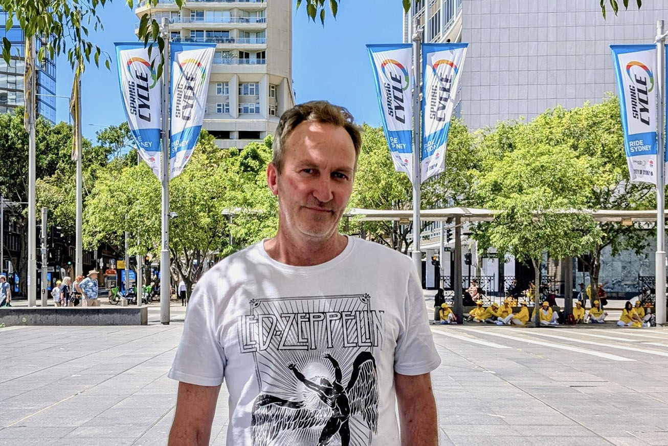 图8:前政府官员肖恩·图克钦佩法轮功学员和平反迫害、唤醒世人的坚忍和毅力。