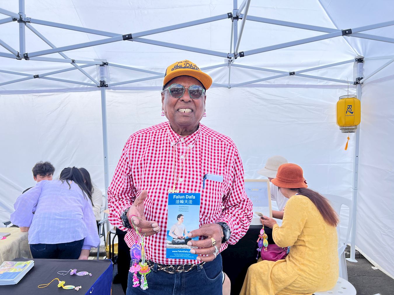 '图9:约翰(John)认为孙辈们应该学习真、善、忍的价值观。'