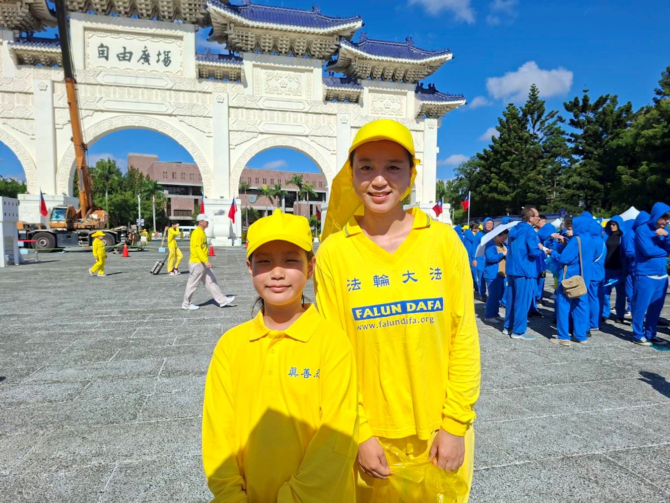 '图2:来自日本的吉永美韵(左)与李欣信(右)。'